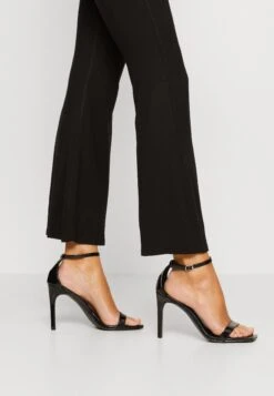 Wal G Ross Flare Trouser - Pantalon Classique - Black 11 Wal G Ross Flare Trouser - Pantalon Classique - Black -Wal Mode Promos Soldes Boutique 02aa3da807864d308aa79163d672c2a7