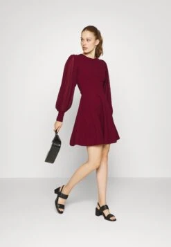 Wal G Kat Sleeve Dress - Robe De Jour - Berry Wine -Wal Mode Promos Soldes Boutique 05667ea0deb744e38b885ba4d027094d