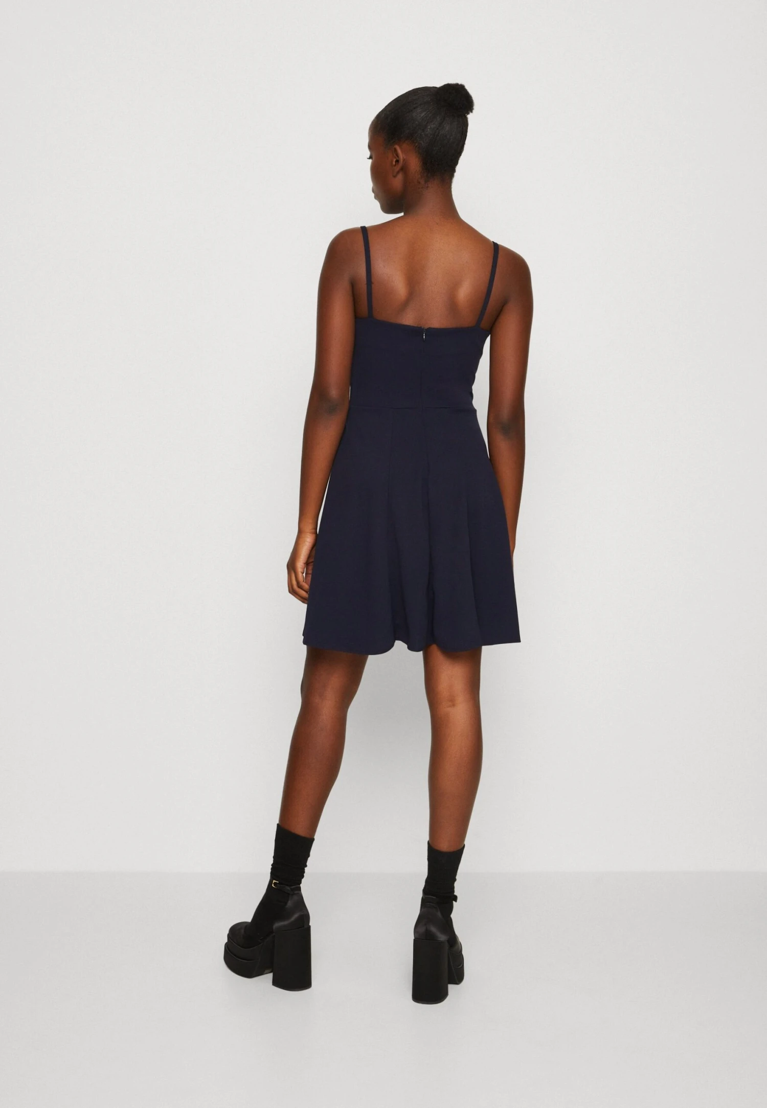 Wal G Vincent Skater Dress - Robe En Jersey - Navy Blue 3 Wal G Vincent Skater Dress - Robe En Jersey - Navy Blue – Image 3
