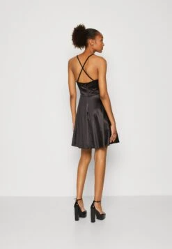 Wal G Josh Satin Skater - Robe De Soirée - Black -Wal Mode Promos Soldes Boutique 0b2b8927504f4ef3a2f911bb9295b2ae