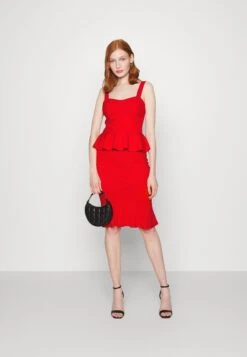 Wal G Jace Peplum Dress - Robe Fourreau - Red -Wal Mode Promos Soldes Boutique 10b9b8446b434eb480afe4f81559b5a1