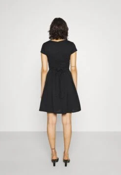 Wal G Briege Skater Dress - Robe De Jour - Black -Wal Mode Promos Soldes Boutique 114522e28fb147998c61671d8914a1b6
