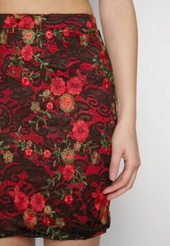 Wal G Peppy Skirt - Minijupe - Red/Black 11 Wal G Peppy Skirt - Minijupe - Red/Black -Wal Mode Promos Soldes Boutique 1a3f093f80744b828b73d793dba7b0ef