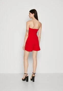 Wal G Christa V Neck Playsuit - Combinaison - Red -Wal Mode Promos Soldes Boutique 279dfe52cb0c427c94b177dea4c819d5