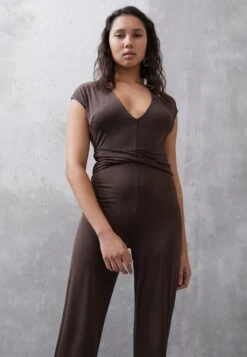 Wal G Party Hala V Neck - Combinaison - Chocolate Brown -Wal Mode Promos Soldes Boutique 27bc50efbb894d3fb24ac66ed42e3328