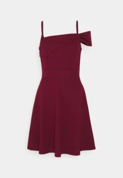 Wal G Roshna Sleeve Skater Dress - Robe De Soirée - Berry Wine -Wal Mode Promos Soldes Boutique 3271d70fba3b47a687adff748aab765a