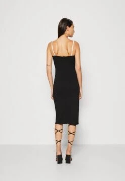 Wal G Lulu Contrast Midi - Robe En Jersey - Black/White -Wal Mode Promos Soldes Boutique 3994f1330cc04d9f8d88e1c02381b16f