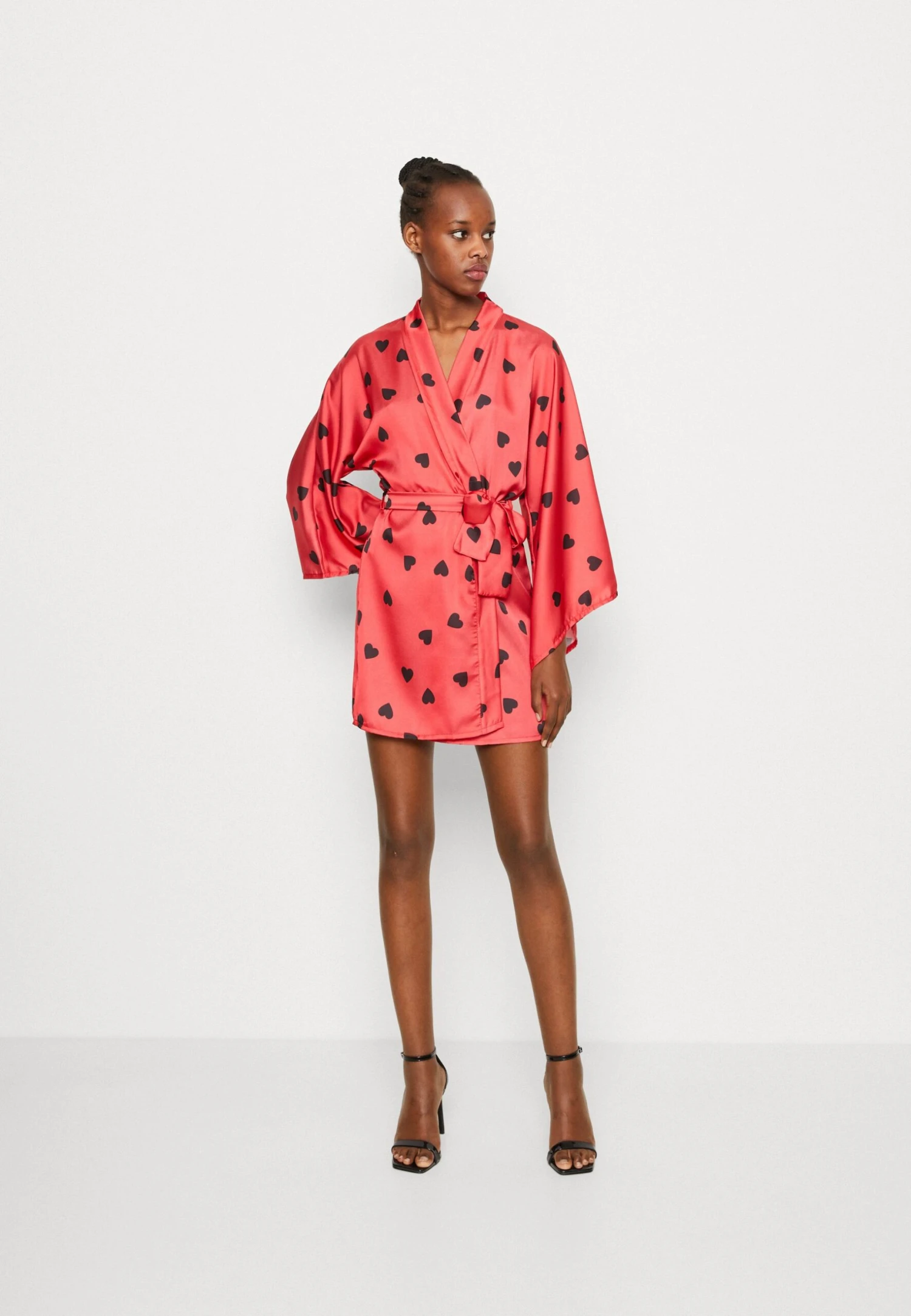 Wal G Valentines Love Belted Wrap - Veste Légère - Red/Black 1 Wal G Valentines Love Belted Wrap - Veste Légère - Red/Black