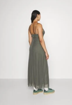 Wal G Sandy - Robe Longue - Khaki Green -Wal Mode Promos Soldes Boutique 3c81f620255a49dfb56e9c0dad9a2aff