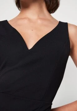 Wal G Rosie Cut Out - Robe Longue - Black 11 Wal G Rosie Cut Out - Robe Longue - Black -Wal Mode Promos Soldes Boutique 42bf1a31374b4b03b7bb87fc388a5dc0