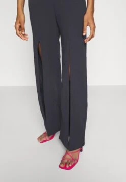 Alfo Cross Neck Jumpsuit - Combinaison - Navy Blue -Wal Mode Promos Soldes Boutique 4b4eca4618f04756b250b984ff5c824c