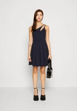 Wal G Reily Strap Skater - Robe En Jersey - Navy Blue -Wal Mode Promos Soldes Boutique 50b61ce1dc404eb58d2cbbb15085b8e7