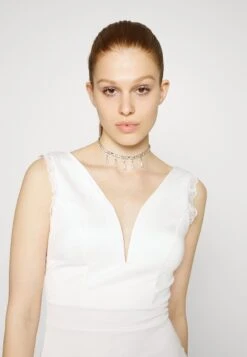 Wal G Wgxzl Wedding - Henny V Neck Maxi Dress - Robe De Cocktail - White -Wal Mode Promos Soldes Boutique 598312ee3840480997c509d87b30955b