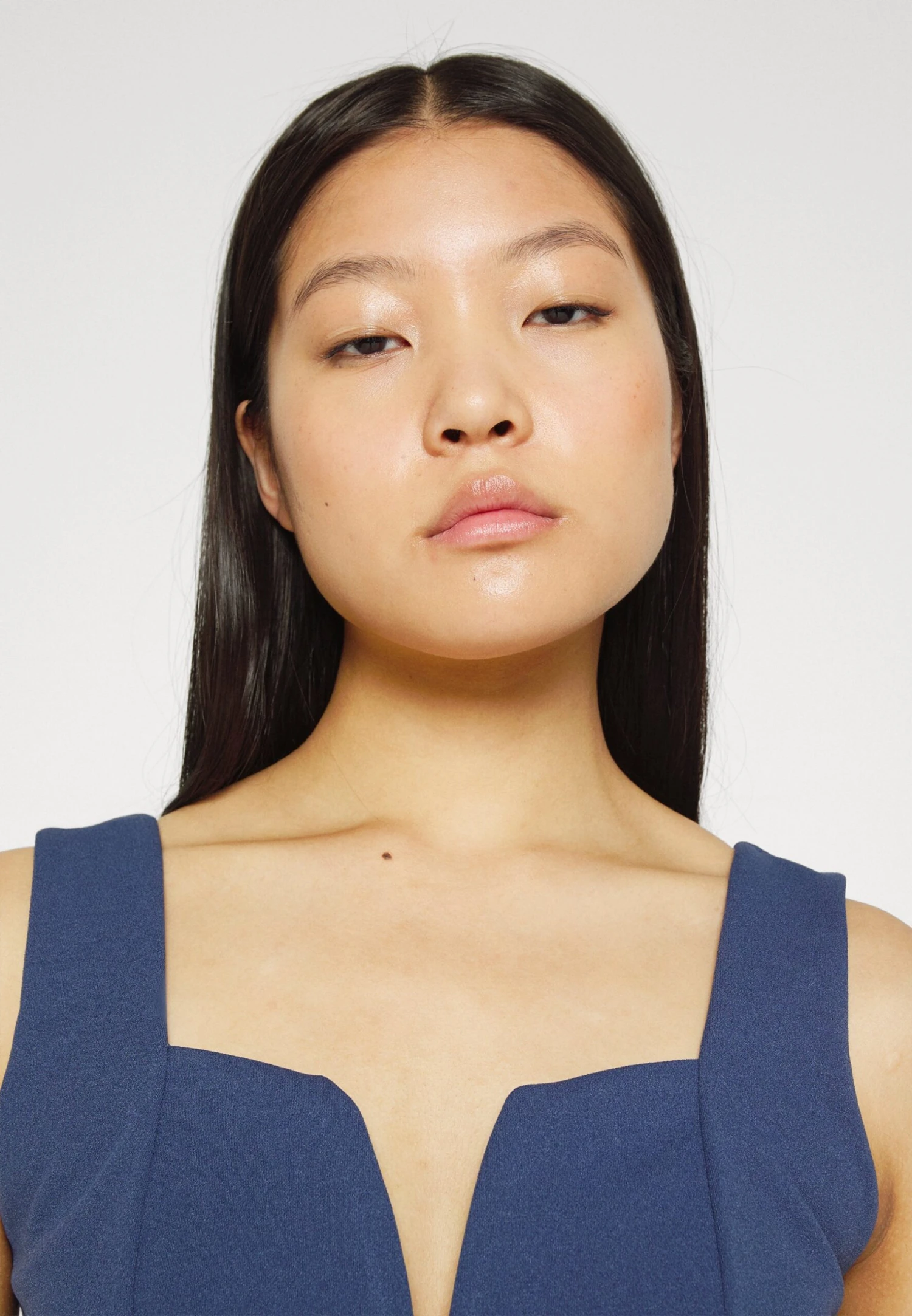 Wal G Cruise Midi Dress - Robe Fourreau - Denim Blue 5 Wal G Cruise Midi Dress - Robe Fourreau - Denim Blue – Image 5