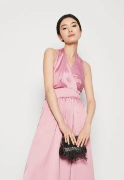 Wal G Wedding Violette Halter Gown - Robe De Cocktail - Mauve -Wal Mode Promos Soldes Boutique 5eb49512037241b9bd247b6778327532