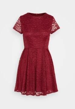 Wal G Leona Skater Dress - Robe De Soirée - Wine -Wal Mode Promos Soldes Boutique 602feec643d8456ea9f5f907721d2d2a
