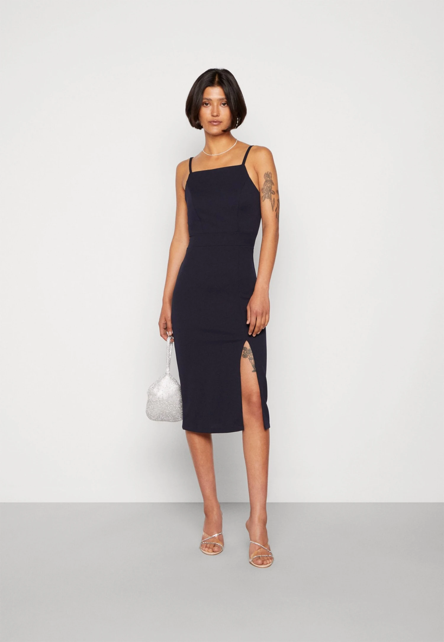 Wal G Strappy Square Neck Midi Dress - Robe Fourreau - Navy Blue 2 Wal G Strappy Square Neck Midi Dress - Robe Fourreau - Navy Blue – Image 2