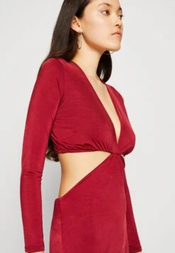 Wal G Jolie Cut Out Maxi Dress - Robe En Jersey - Wine -Wal Mode Promos Soldes Boutique 6c4a5c68eb5749f49010f704102ebb58