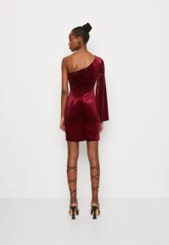 Wal G Valentines Mina Cut Out Mini - Robe De Soirée - Wine -Wal Mode Promos Soldes Boutique 6dc4cf277bd34432a75245224235a04b