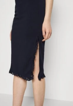 Wal G Kammi Midi Skirt - Jupe Crayon - Navy -Wal Mode Promos Soldes Boutique 7043d82beb3248fd817f476ef5f6a19d