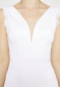Wal G Wgxzl Wedding - Henny V Neck Maxi Dress - Robe De Cocktail - White -Wal Mode Promos Soldes Boutique 74079b5c47a64a1db10cc1bc33d04ffb