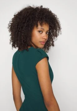 Wal G Short Sleeve V Neck - Combinaison - Forest Green -Wal Mode Promos Soldes Boutique 7605d3415c1a43feb188befb417ada77