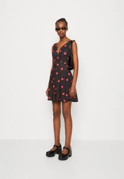 Wal G Valentines Elle Heart Skater - Robe En Jersey - Black/Red -Wal Mode Promos Soldes Boutique 76db74ca71de4e5f999d345e66c8e417