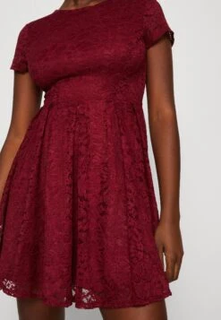 Wal G Leona Skater Dress - Robe De Soirée - Wine -Wal Mode Promos Soldes Boutique 76ea473dd6a94a6ead75ea9b9a329cbf