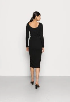 Wal G Tortoise Button Skirt - Jupe Crayon - Black -Wal Mode Promos Soldes Boutique 839c151274fe479192958743fac046e2