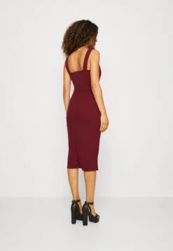 Wal G Celia V Neck Midi Dress - Robe De Soirée - Wine -Wal Mode Promos Soldes Boutique 8bc12e69cf564e04b2dfad4e9c248892