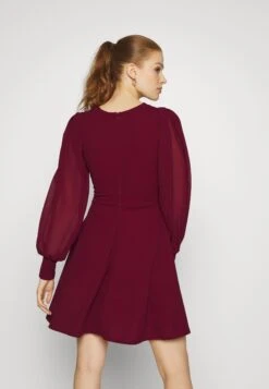 Wal G Kat Sleeve Dress - Robe De Jour - Berry Wine -Wal Mode Promos Soldes Boutique 92778486058947f6a34f40cc04e4c92f