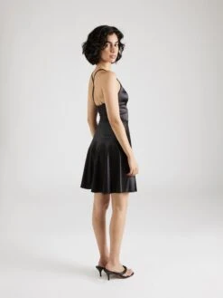 Wal G Robes De Cocktail Robe De Cocktail JOSH Femme Noir -Wal Mode Promos Soldes Boutique 92fec2444d2f06b72f18dc7eaac2dfbb