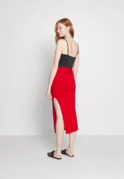 Wal G Reilly Rouched Midi Skirt - Jupe Crayon - Red -Wal Mode Promos Soldes Boutique 95861077bc994fcdafa8edca87337b6f