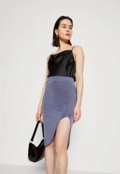 Wal G Party Ty Midi Skirt - Jupe Crayon - Denim Blue -Wal Mode Promos Soldes Boutique 96b6291bad474f90bfa4f7e1c382d2c2