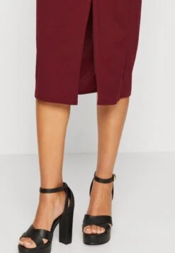Wal G Celia V Neck Midi Dress - Robe De Soirée - Wine -Wal Mode Promos Soldes Boutique 9711b086175247afa51bb2da9f9efd6b