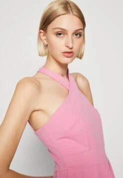 Wal G Nelly Cross Neck Skater - Robe En Jersey - Rose Pink -Wal Mode Promos Soldes Boutique a2a949eba7f842bb82fadb64118f13a1