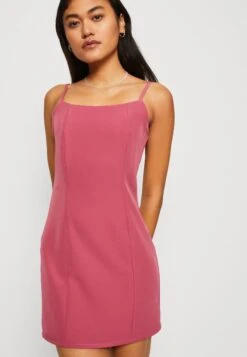 Wal G Boa Strappy Mini - Robe Fourreau - Magenta 9 Wal G Boa Strappy Mini - Robe Fourreau - Magenta -Wal Mode Promos Soldes Boutique a4913c93e8ad4823acf785468b94e5ad