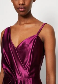 Wal G Valentines Esme Pleat Maxi - Robe De Cocktail - Plum -Wal Mode Promos Soldes Boutique a4b01c2274a944b5a7e29b6367be7b60