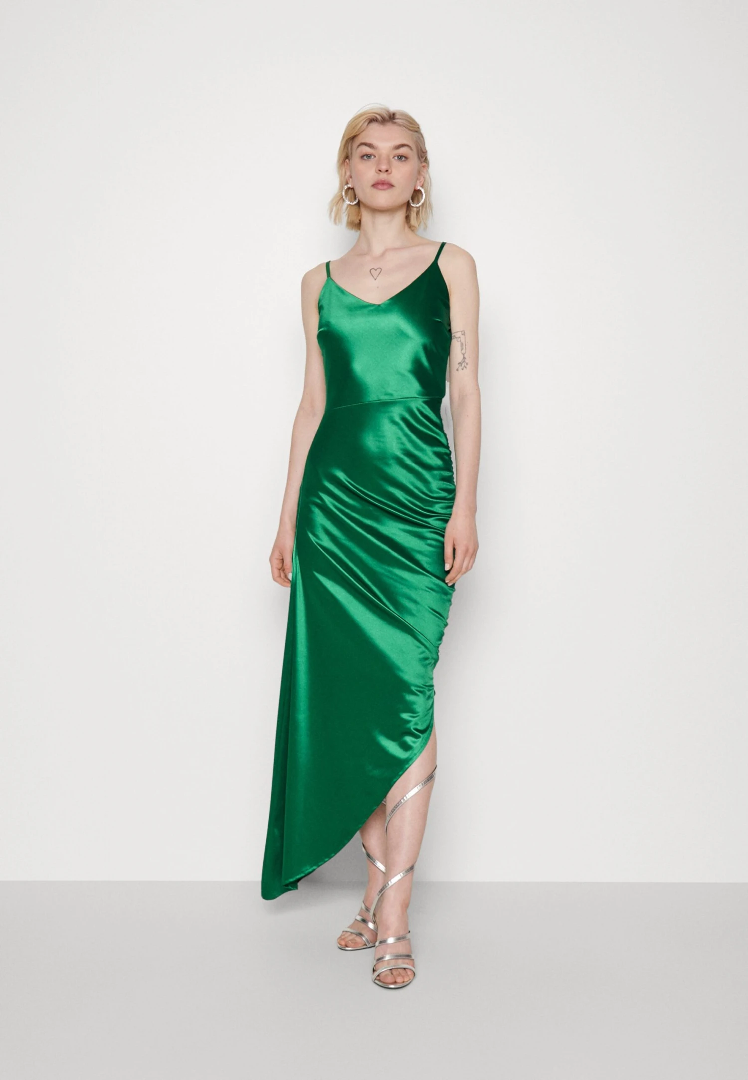 Wal G Strappy Maxi Dress - Robe De Soirée - Leaf Green 1 Wal G Strappy Maxi Dress - Robe De Soirée - Leaf Green