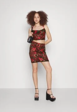 Wal G Peppy Skirt - Minijupe - Red/Black 7 Wal G Peppy Skirt - Minijupe - Red/Black -Wal Mode Promos Soldes Boutique a78708ebeade439d93fd1319d92002ee