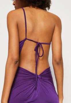 Wal G Wedding Estelle Backless Maxi - Robe De Cocktail - Purple -Wal Mode Promos Soldes Boutique aa5852500c3d4857927d724e9c941163