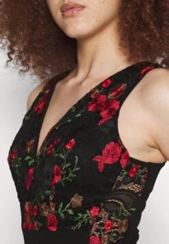 Wal G Embroidered Lace Maxi - Robe De Soirée - Black/Red -Wal Mode Promos Soldes Boutique ab0ccb76959c44c88978e3c07b99acbe