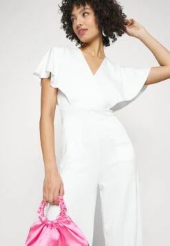 Wedding Betty V Neck Wrap - Combinaison - White 10 Wedding Betty V Neck Wrap - Combinaison - White -Wal Mode Promos Soldes Boutique b2be8dc283c04e949a194b3f609b96e3