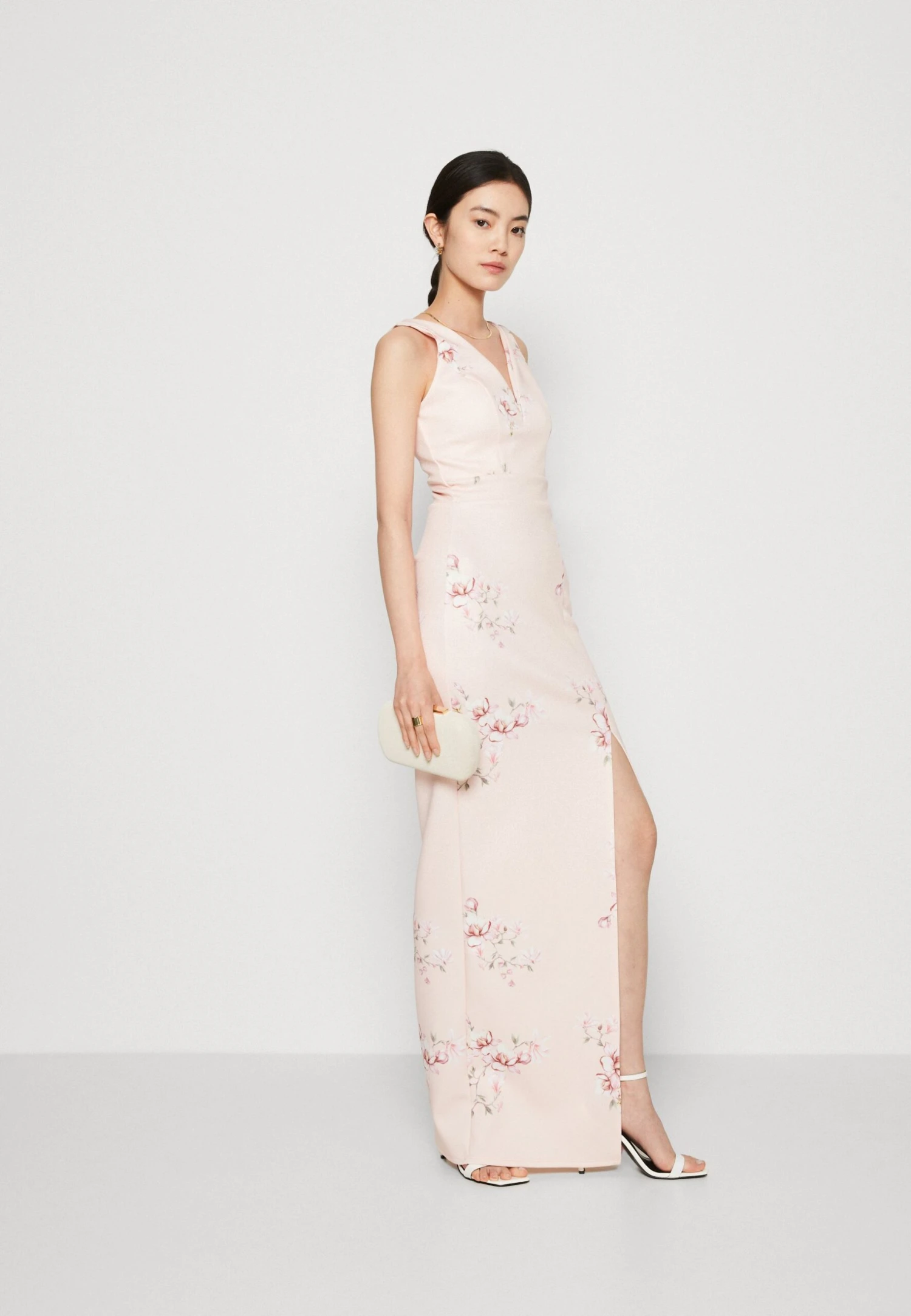 Wal G Wedding Dolly V Neck Print Maxi - Robe En Jersey - Apricot/Multi-Coloured 2 Wal G Wedding Dolly V Neck Print Maxi - Robe En Jersey - Apricot/Multi-Coloured – Image 2