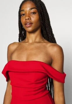 Wal G Lola Off Shoulder Skater - Robe En Jersey - Red -Wal Mode Promos Soldes Boutique b94a5fc68dec4a76b58ff3d389192284