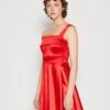 Wal G Kelly Asymmetric Skater - Robe De Soirée - Red