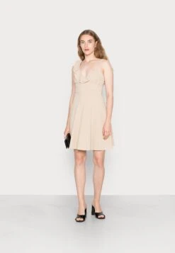 Wal G Jolene Asymmetric Skater Dress - Robe En Jersey - Beige -Wal Mode Promos Soldes Boutique bbc61af6c0624316b38c32df10351145
