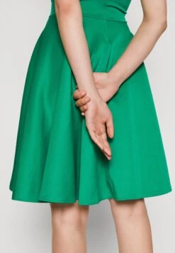 Wal G Gigi Midi Skater - Robe En Jersey - Leaf Green -Wal Mode Promos Soldes Boutique bd4d83b5db5e4b77a6ad293fdde54967