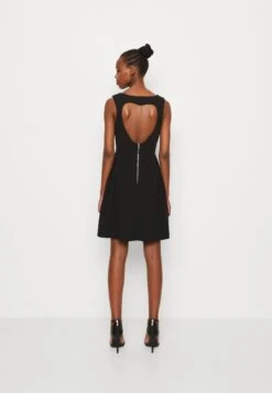 Wal G Valentines Holly Heart Cut Out Skater - Robe De Soirée - Black -Wal Mode Promos Soldes Boutique c0e17ae494c84fe7ab576dbdaaf62598