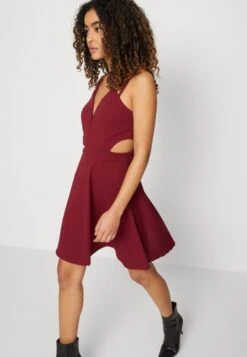 Wal G Milly Strap Skater - Robe En Jersey - Wine -Wal Mode Promos Soldes Boutique c70bdaa102544e5fa7e3194dad11982b